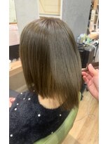 ブロッサム 東中野店&nbsp;大人可愛い艶髪カラーオリーブグリーンボブ
