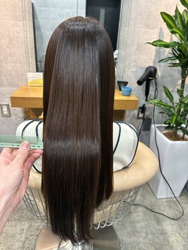 イシン(ISIN) 髪質改善/縮毛矯正／白髪染め/白髪ぼかし【保土ヶ谷/東戸塚/戸塚