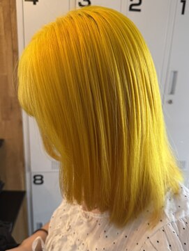 アウラヘアーサロン(aura hair salon) イエロー