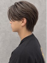 フンヌ フンヌ(funnufunnu) スーツにも合う白髪ぼかしのメンズハイライト