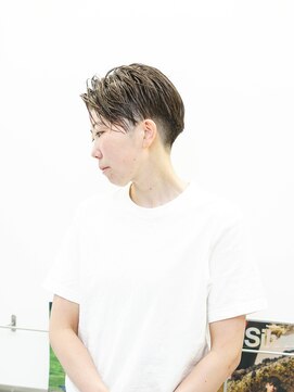 クラスコウベ 三宮店(Krass kobe) 刈り上げ女子顔型別ヘアスタイル特集【上野　竜司】