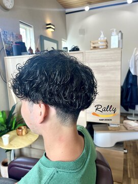 ラリー(Rally) ツイストスパイラルのツーブロックマッシュ