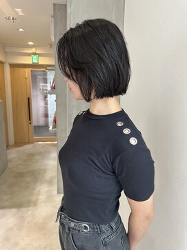 ヨーク(YOKE) YOKE 切りっぱなしボブぱつっとボブ流せる前髪ネイビーブラック