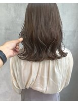 キチ(kichi.)&nbsp;[kichi.] ミディアム×柔らかグレージュ
