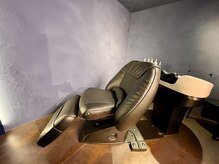 当店こだわりのシャンプー&スパ施術スペース