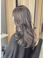 アン たまプラーザ(un)&nbsp;グラデーションロング/グレージュカラー【髪質改善オージュア】