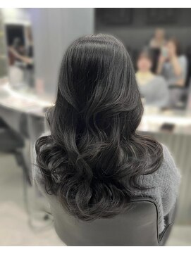 ジーナリア(Xena ria) 《Kaho》暗め透明感カラー×レイヤーカット