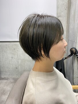 カノア(KANOA) 乾かすだけで形になるコロンと丸みのあるショート顔周りカット
