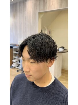 ヘアアンドフェイス ルースト(hair&face ROOST) カット、波巻きパーマ