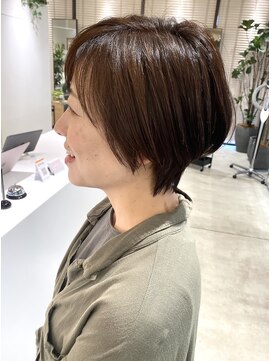 ステア ケース(stair case) 大人ショート/ショートボブ/白髪ぼかしハイライト/銀座/武蔵小杉