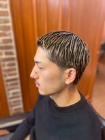 ミリオンバックス 御徒町店(Million Backs) 御徒町/刈り上げセンターパート/波巻きツイストスパイラル