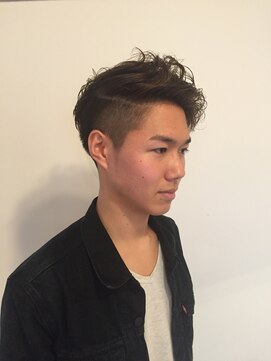 アンティコ(Antico) ツイストスパイラルツーブロックショートモテ髪マッシュ束感