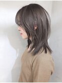レイヤーウルフ_オリーブベージュレイヤーカットウェットヘア