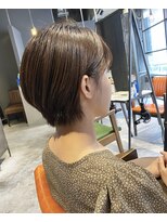 エミュー(emue) 京都 emue 大人ショート 耳かけショートひし形シルエット 中島