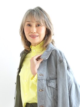 えがお美容室 えがお美容室】40代50代に人気☆ハイライトカラーミディアム