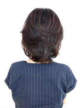 クオリス 上福岡店(QUALIS) ミディアム/レイヤーカット/前上がり/白髪染め/ダークブラウン/