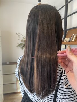 ウル(ulu) ラベンダーアッシュ／髪質改善カラー