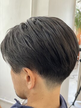 ヘアサロン プラス アーティスタ(hair salon + artista) 刈り上げショートスタイル