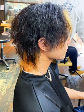 ヘアークリエイ トポライトウィロー 烏丸(Hair Create Polite willow) 20代30代メンズツイストパーマオシャレ感ダブルカラー