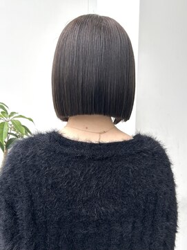 ロンド 表参道店(Lond) ボブ 切りっぱなしボブ 縮毛矯正 髪質改善 タッセルボブ 表参道