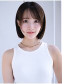 ミニボブ薄めバングぱっつん前髪シンプルストレート顎ラインボブ
