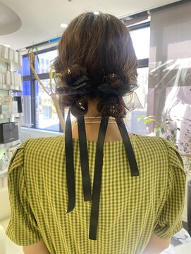 プランタン フォー ヘアー(printemps FOR HAIR) __お呼ばれアレンジ__ツインアレンジ__リボンアレンジ