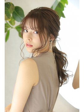 ララルーモ 渋谷公園通り店(LaLarOomo) ゆるっとカジュアルポニー