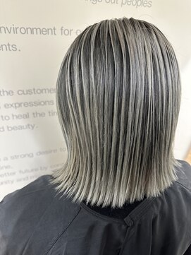 ルース(LUZ) ホワイトシルバー