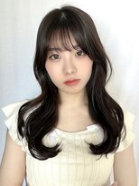 トリッカ シブヤ(TRICCA SHIBUYA)&nbsp;ロングヘア/韓国巻き/大きめくびれ巻き/暗髪/透明感カラー/10代