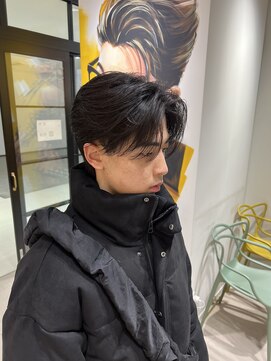 ステージ(STAGE) センターパート　センターパートウルフ　ニュアンスパーマ