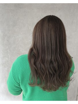 ニューカマー バイ ヘッドライト シブヤ(NEW COMER by HEADLIGHT shibuya) グレージュ×セミロングレイヤー