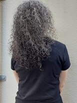 ブリスト(BRIST)&nbsp;グレイヘア×スパイラルパーマ