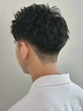 セプト 博多(SEPT.) ツーブロック メンズショート 束感 ビジネス 30代 眉毛カット