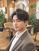 カラン エ ノエル(Calin et Noel)&nbsp;センターパートコンマヘア毛流れセンターパート束感ショート