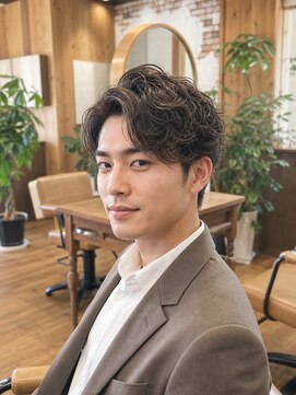 カラン エ ノエル(Calin et Noel) センターパートコンマヘア毛流れセンターパート束感ショート