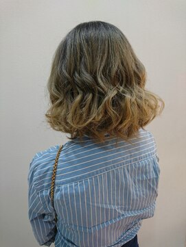 ラチャウ(La.Ciau) ブリーチ＆グラデーションｃｏｌｌａｒ