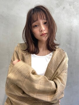 ルタ(LuTa by siesta&LiCO) グレージュ ひし形シルエット 切りっぱなしボブ エアリー