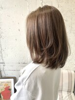 ペネロープ(Penelope)&nbsp;クリアベージュ/ミディアムレイヤー　担当　夕島