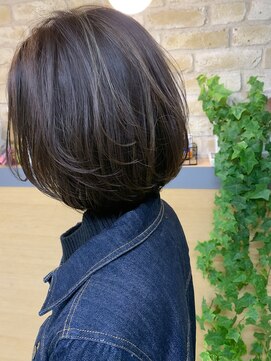 オブ センス(Of Sense) ブレンドカラー×丸みのあるボブ