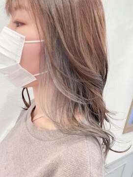 ミーティア バイ クアトロ(Meteor By QUATRO) アッシュベージュ イヤリングカラー