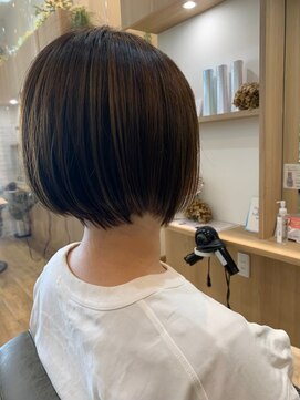 フラワー(flower) ショートボブ(岡田6)