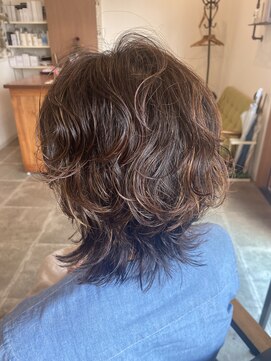 ロダ ヘアー(RODA hair) 際立つハイライト、ウルフパーマ