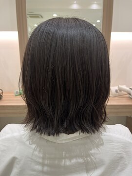 アッシュ 十日市場店(Ash) 切りっぱなしボブ