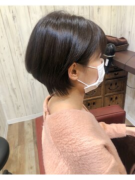 アムール 二子玉川(Amour) 耳掛けショート/ブルーシナモン