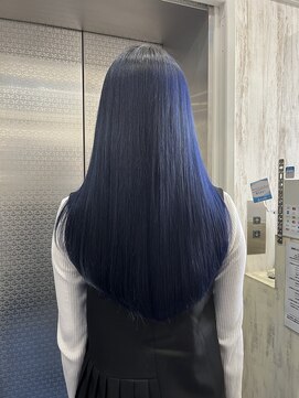 ホワイト 梅田(white) ダークネイビーカラー