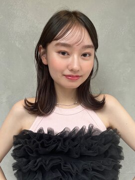 ガーデンヨコハマ(GARDEN YOKOHAMA) ミディアムレイヤーカットワンカール外ハネオリーブベージュ