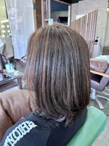 ビューティアンドスパ ガガ(GAGA)&nbsp;ミディアムボブスタイルに白髪ぼかしハイライト