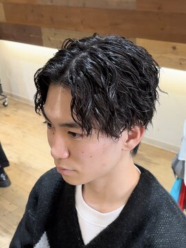 インフィニティー infinity HAIR SPACE BLOOM ツイストスパイラルパーマ/センターパート/ウルフパーマ