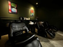 ポーズサロン(PAUSESALON)の雰囲気（落ち着いた照明と癒しの空間で贅沢なひと時を。）