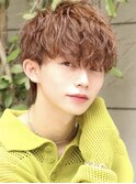 ハイライトミルクティーベージュツーブロックメンズマッシュ